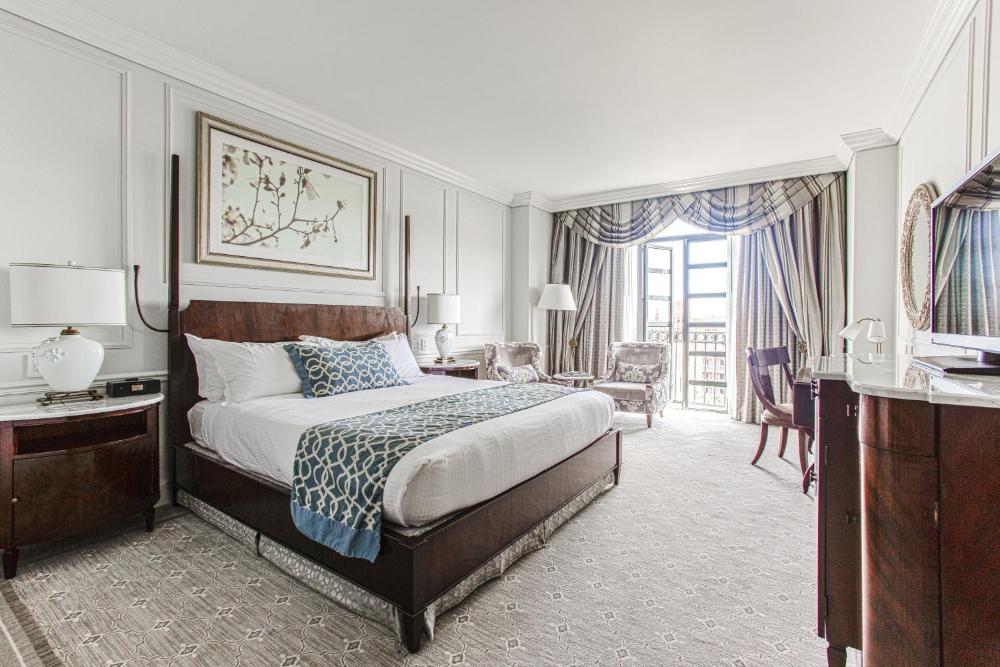 King Room with Balcony interior